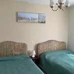 Holiday home Charmante Maison Avec Jardin Intime