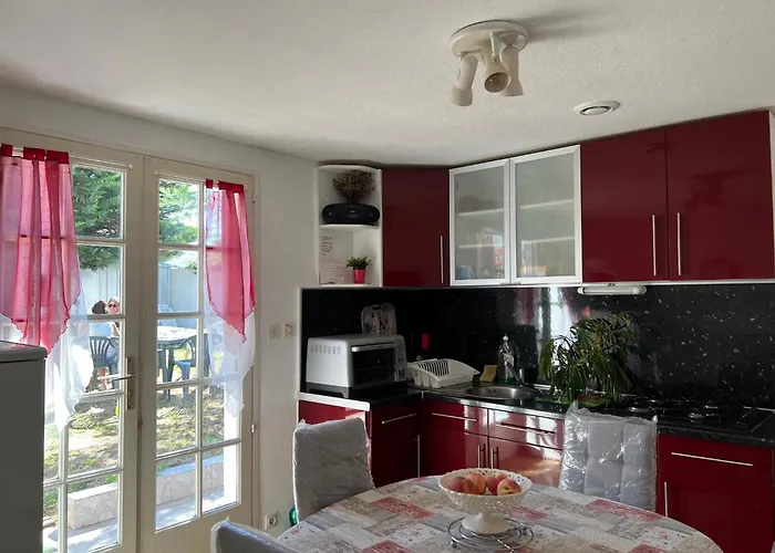 Сasa de vacaciones Charmante Maison Avec Jardin Intime *