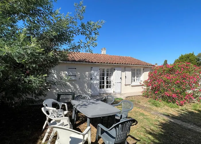 Charmante Maison Avec Jardin Intime Сasa de vacaciones Grand-Village-Plage